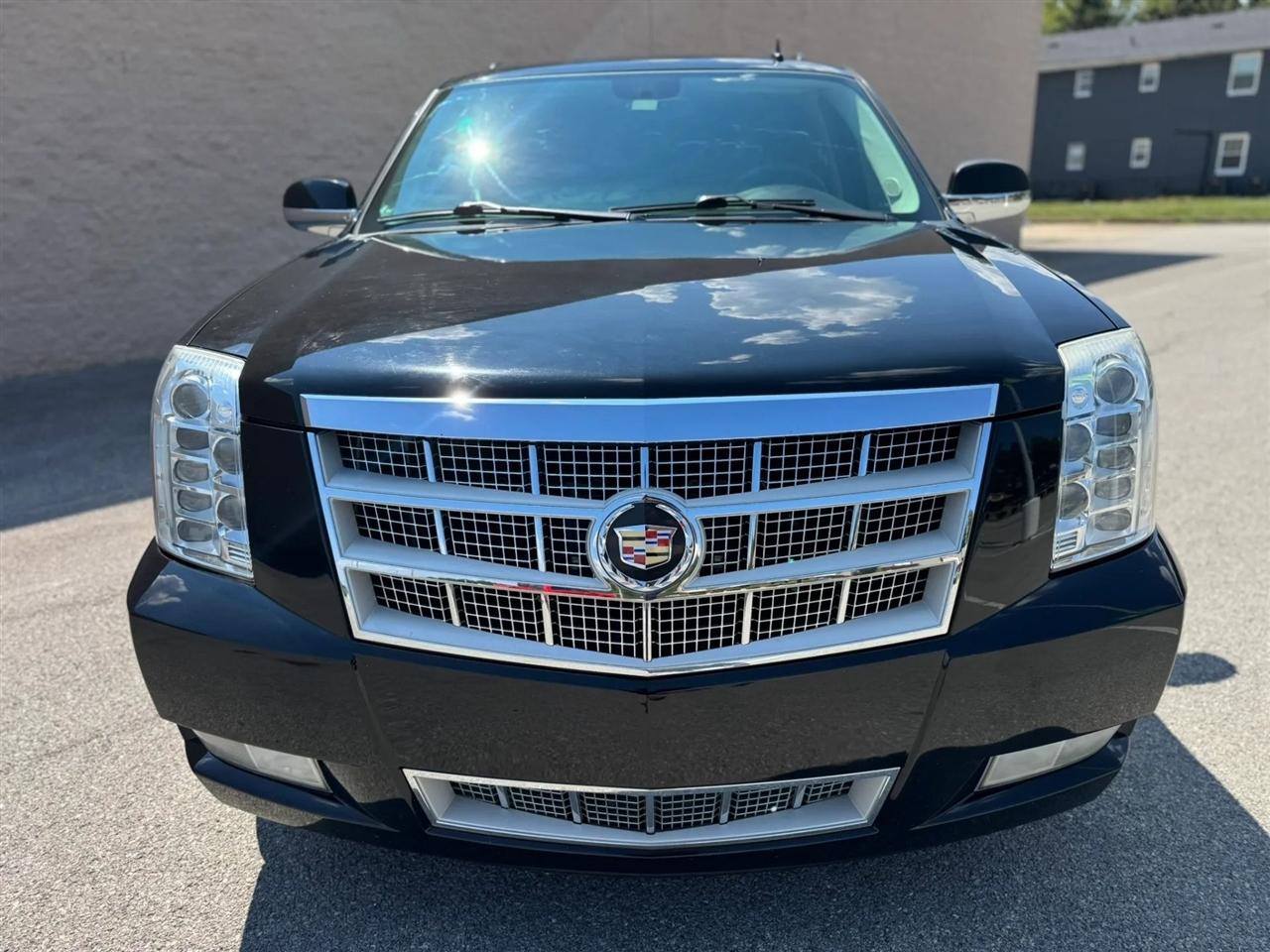 Cadillac Escalade ESV AWD 4dr Platinum Edition 2011