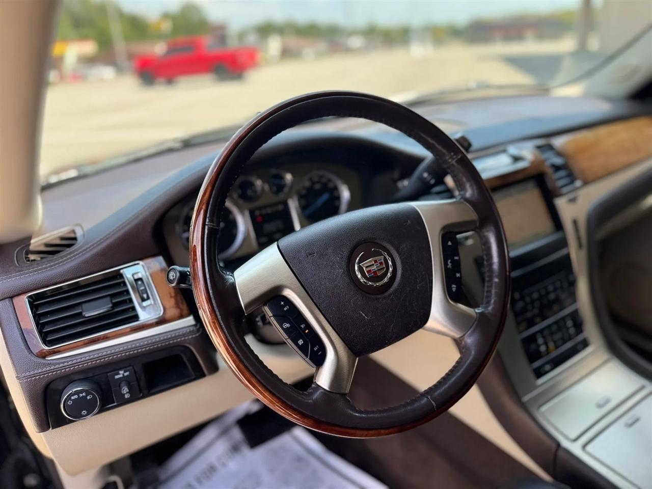 Cadillac Escalade ESV AWD 4dr Platinum Edition 2011