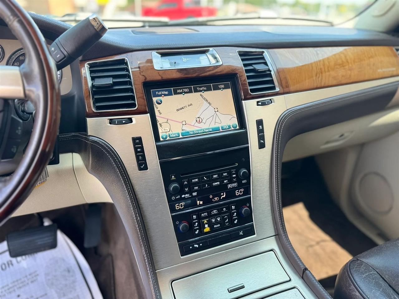 Cadillac Escalade ESV AWD 4dr Platinum Edition 2011