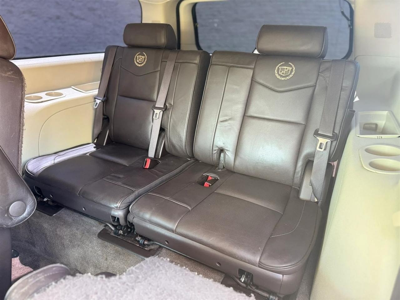 Cadillac Escalade ESV AWD 4dr Platinum Edition 2011