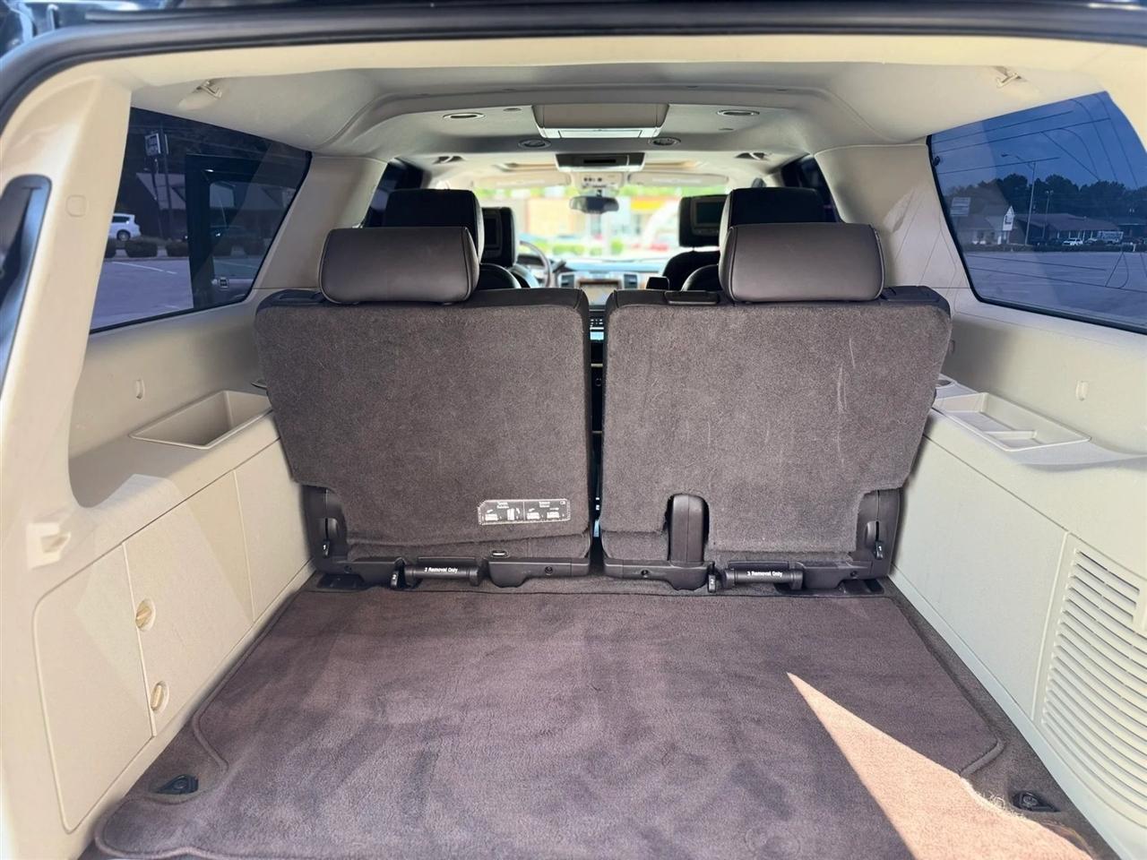 Cadillac Escalade ESV AWD 4dr Platinum Edition 2011