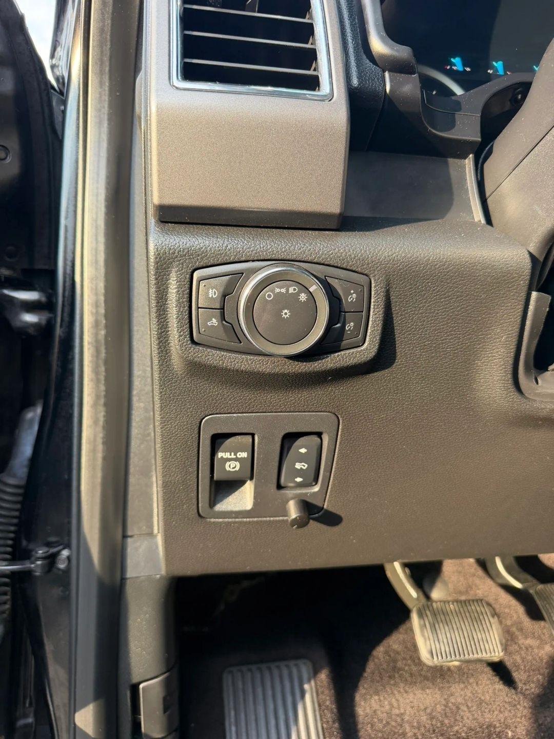 Ford F-150 4WD SuperCrew 145" King Ranch 2016