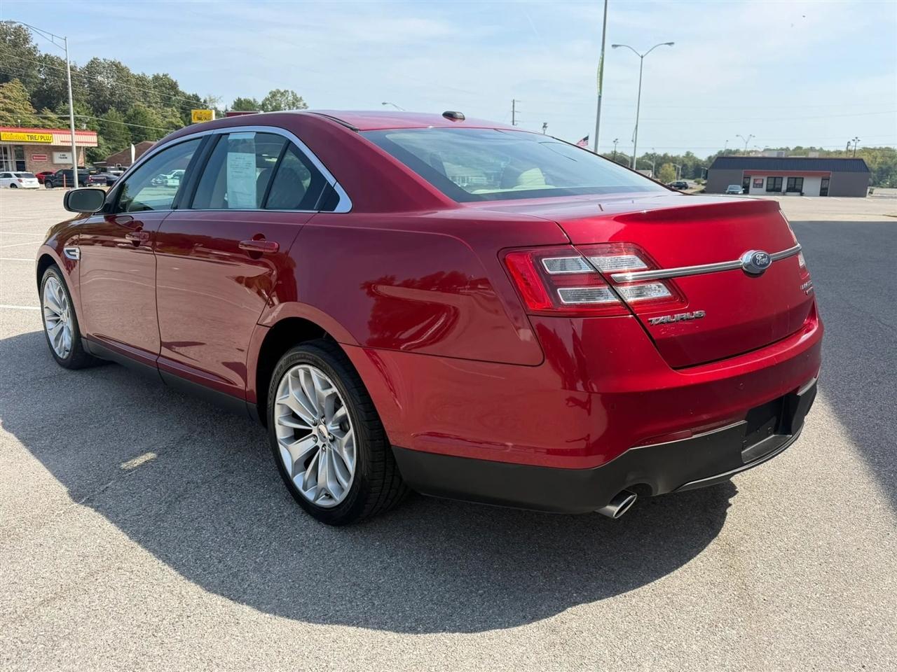 Ford Taurus Limited FWD 2019