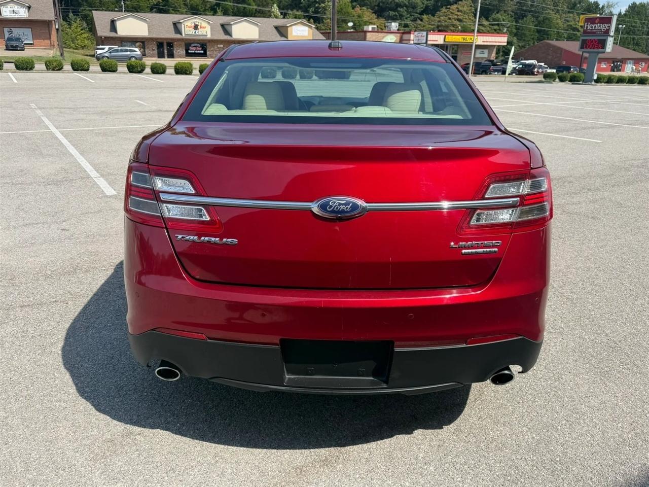Ford Taurus Limited FWD 2019