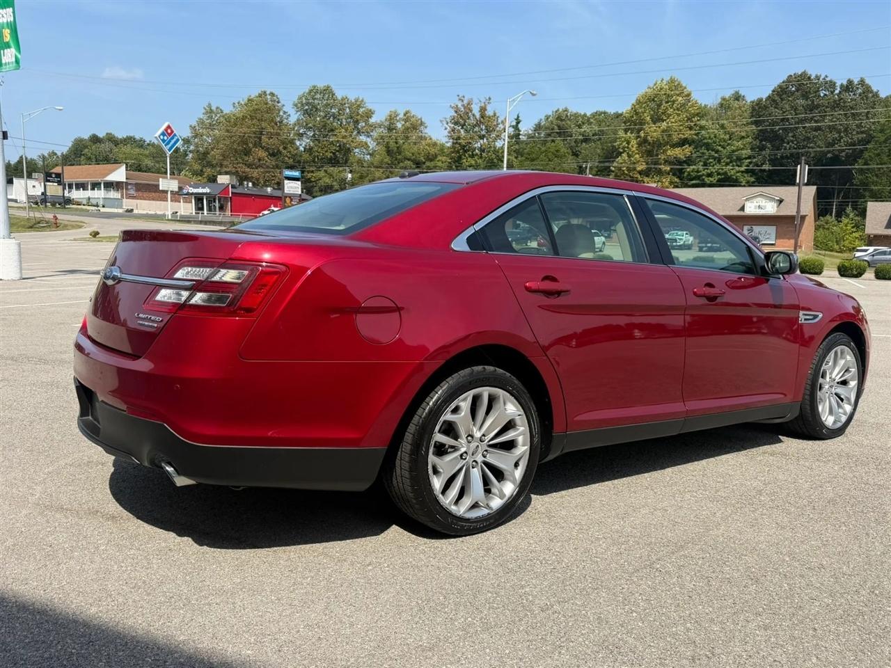 Ford Taurus Limited FWD 2019