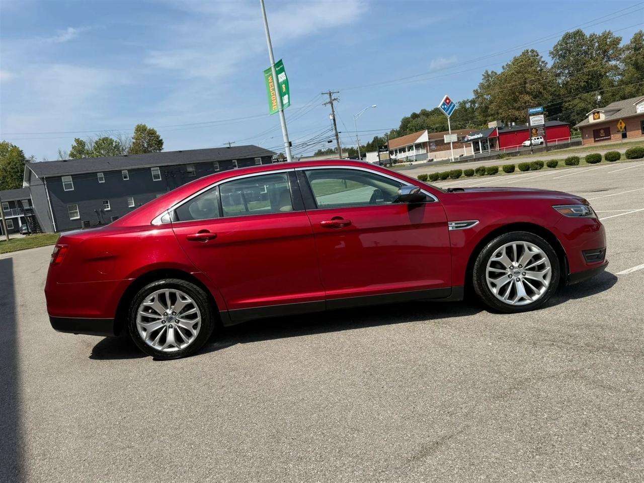 Ford Taurus Limited FWD 2019