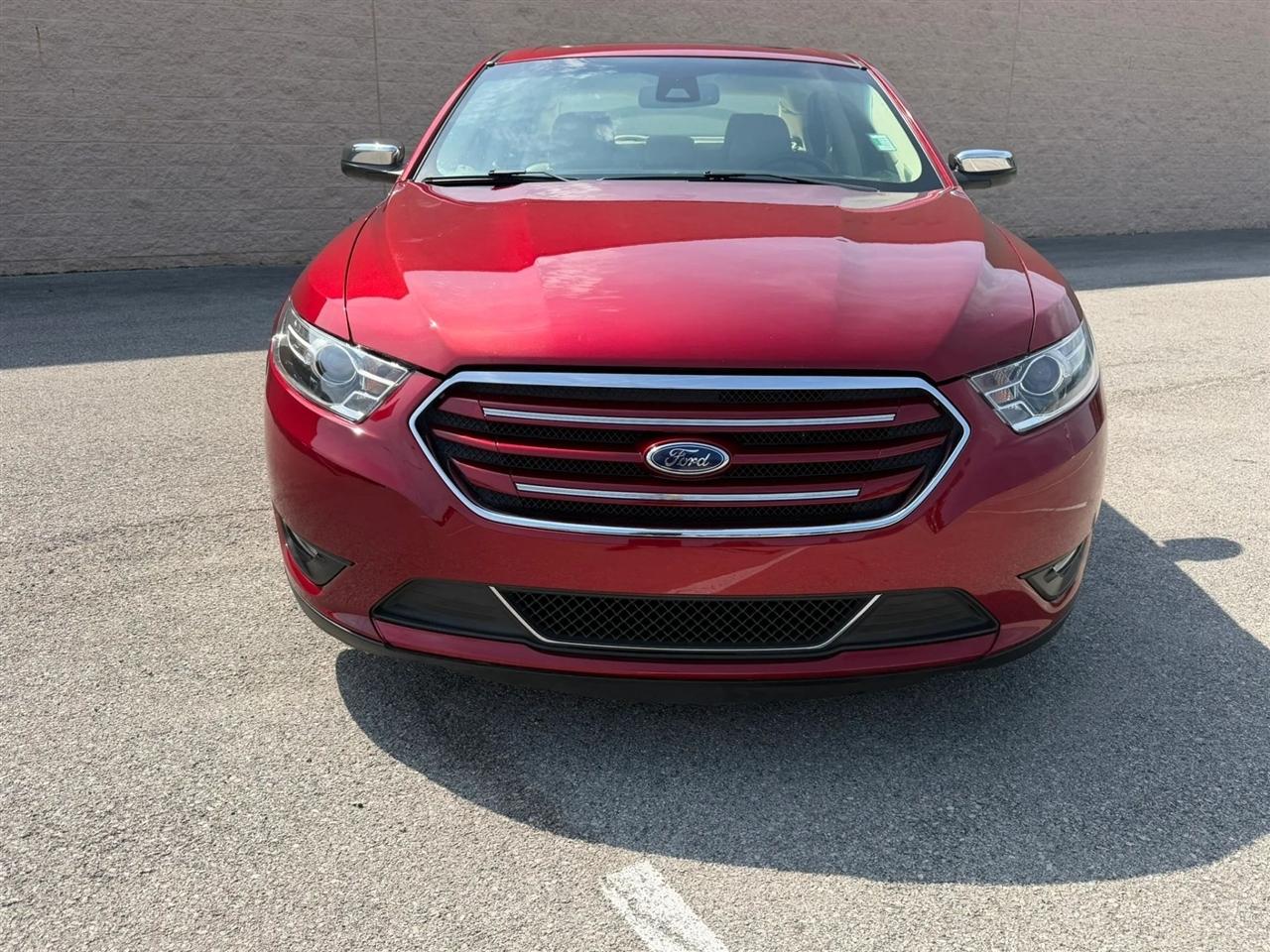 Ford Taurus Limited FWD 2019