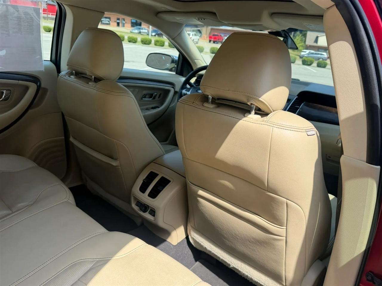 Ford Taurus Limited FWD 2019