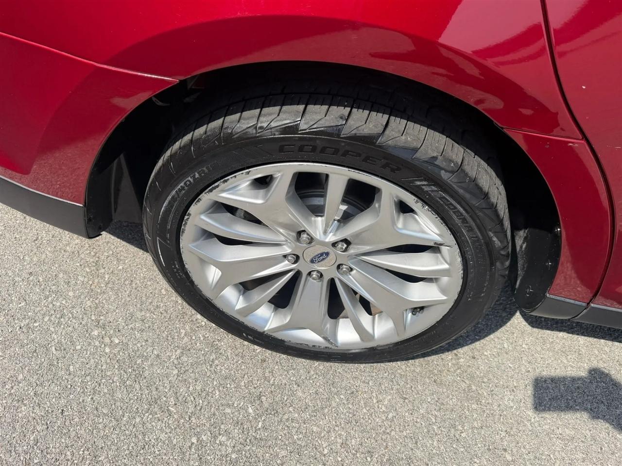 Ford Taurus Limited FWD 2019