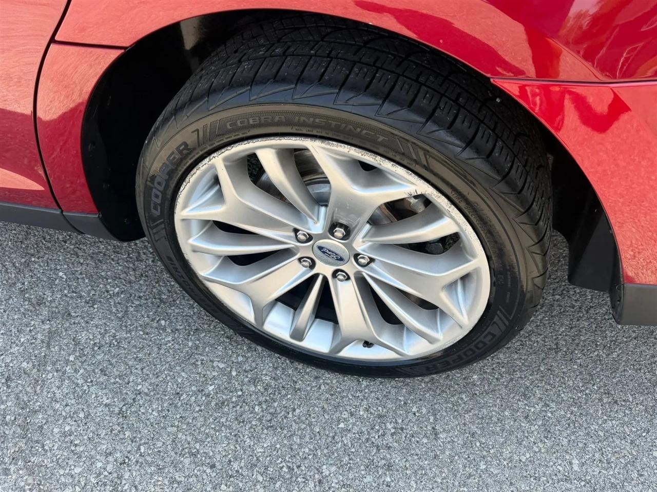 Ford Taurus Limited FWD 2019