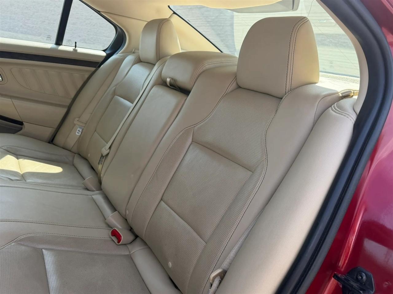 Ford Taurus Limited FWD 2019