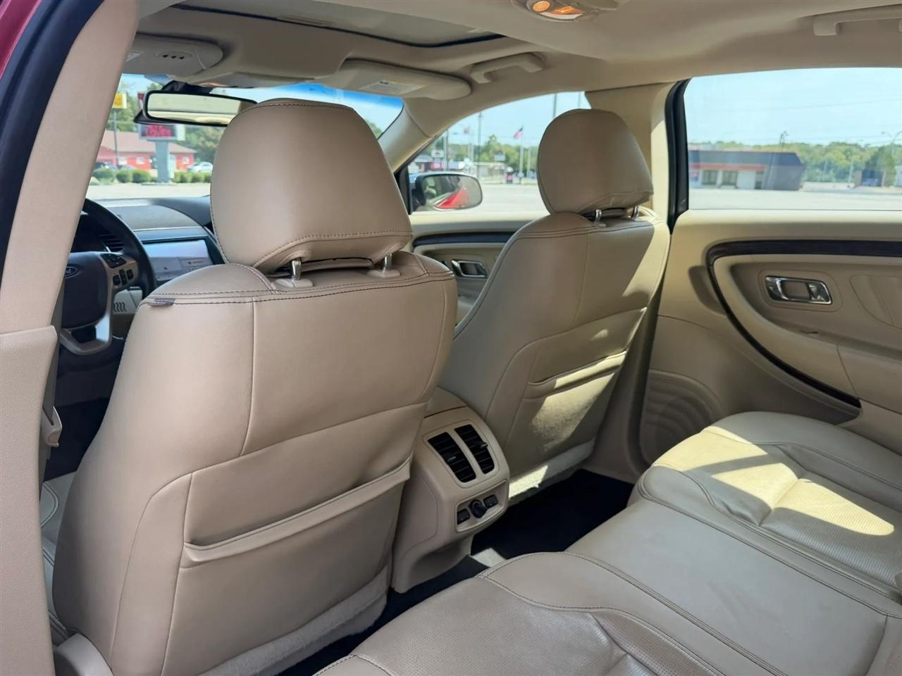 Ford Taurus Limited FWD 2019