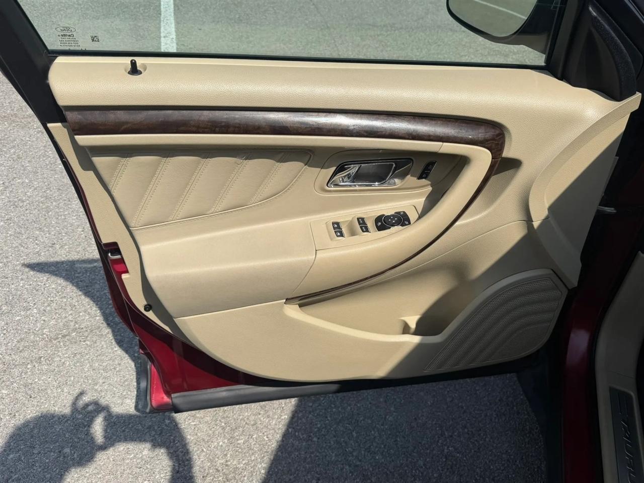 Ford Taurus Limited FWD 2019