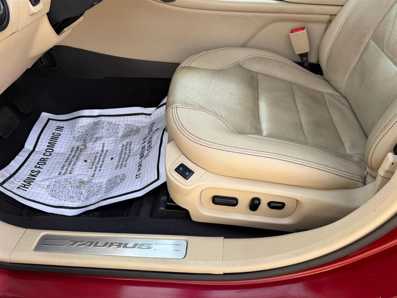Ford Taurus Limited FWD 2019