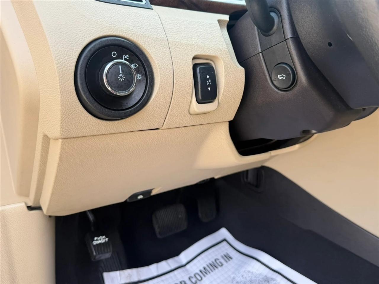 Ford Taurus Limited FWD 2019