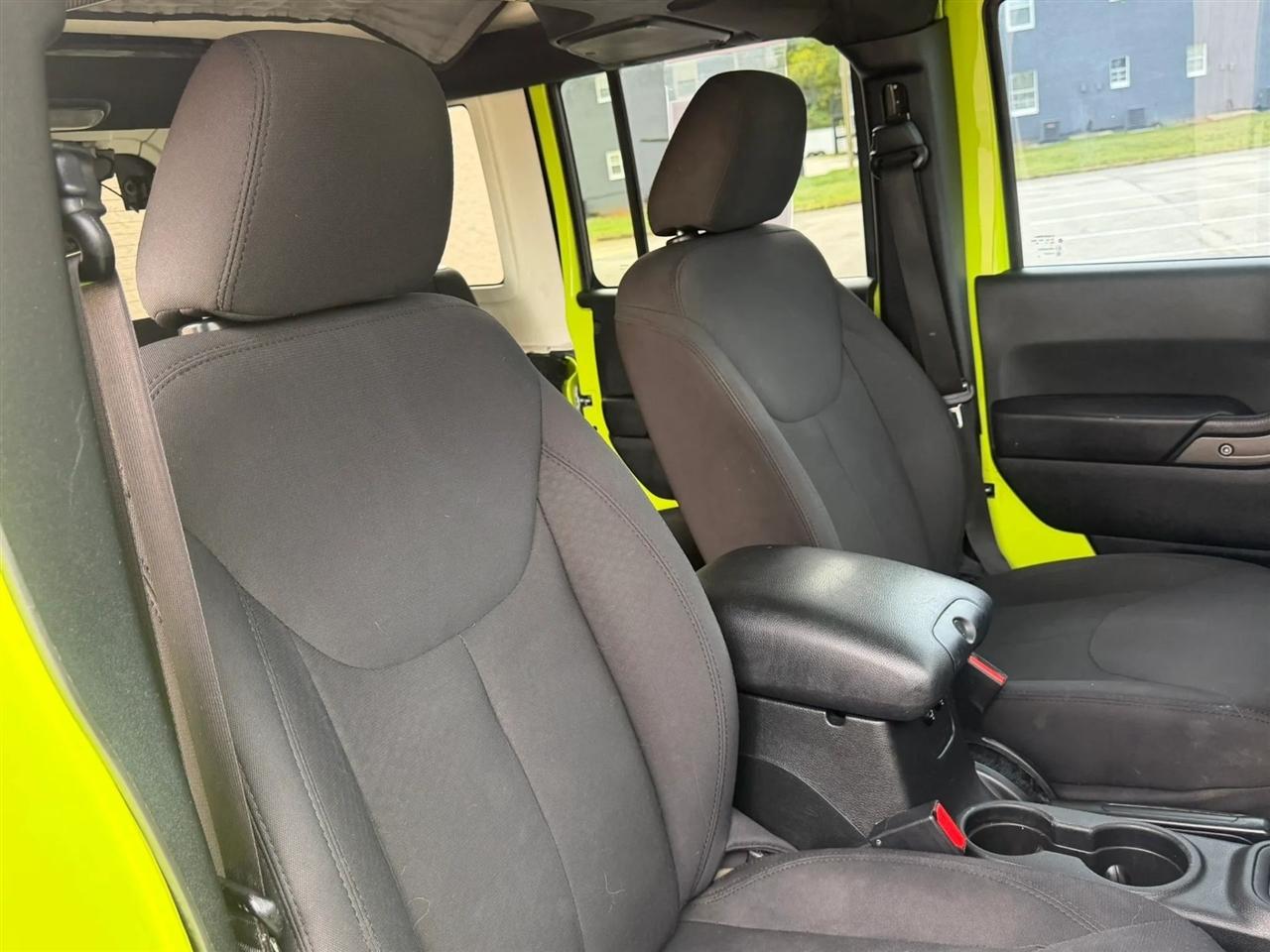 Jeep Wrangler Unlimited 4WD 4dr Sport 2016