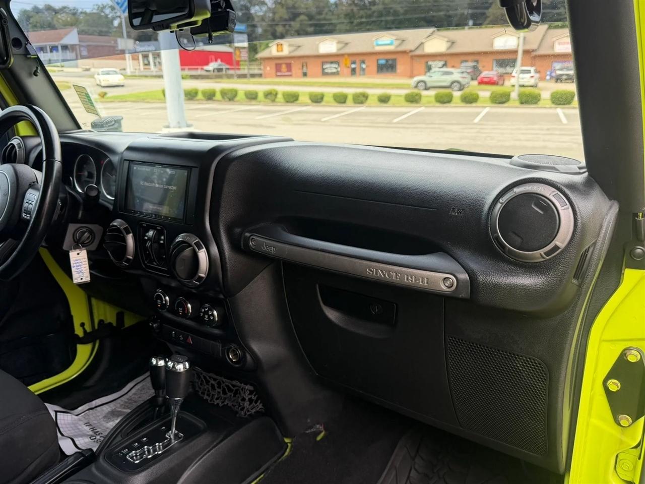 Jeep Wrangler Unlimited 4WD 4dr Sport 2016