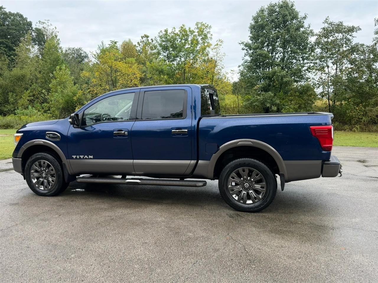 Nissan Titan 4x4 Crew Cab Platinum Reserve 2017
