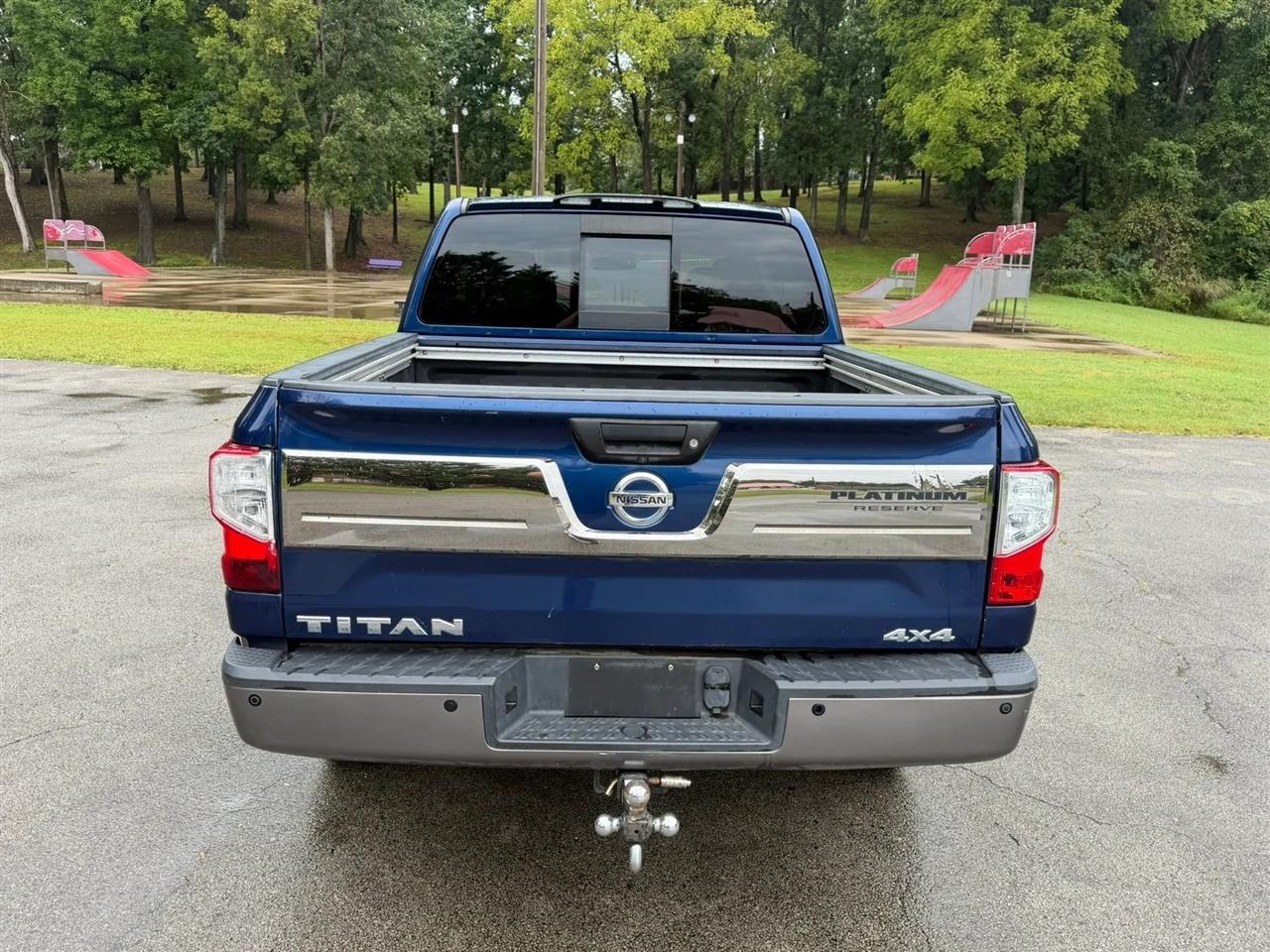 Nissan Titan 4x4 Crew Cab Platinum Reserve 2017