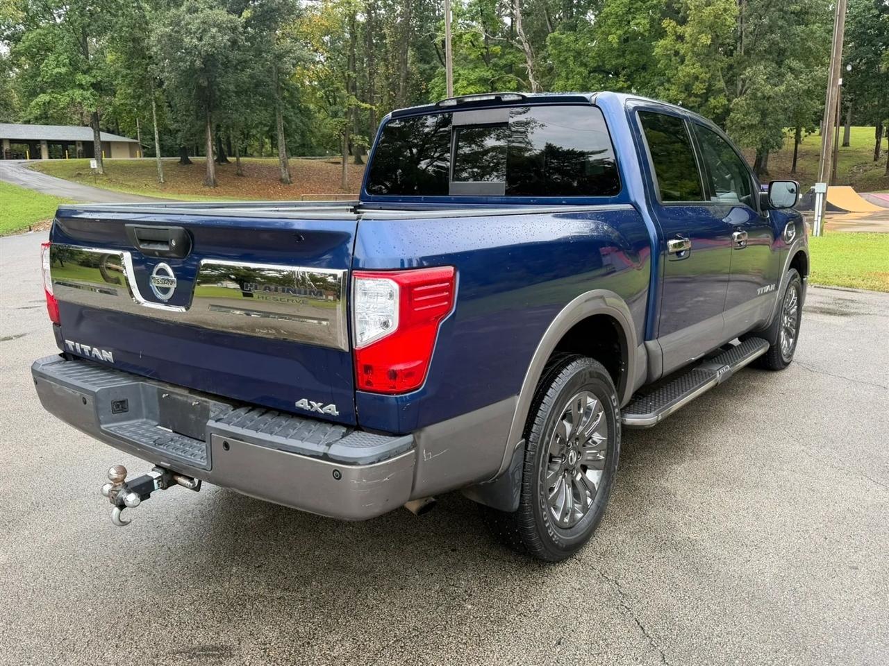 Nissan Titan 4x4 Crew Cab Platinum Reserve 2017