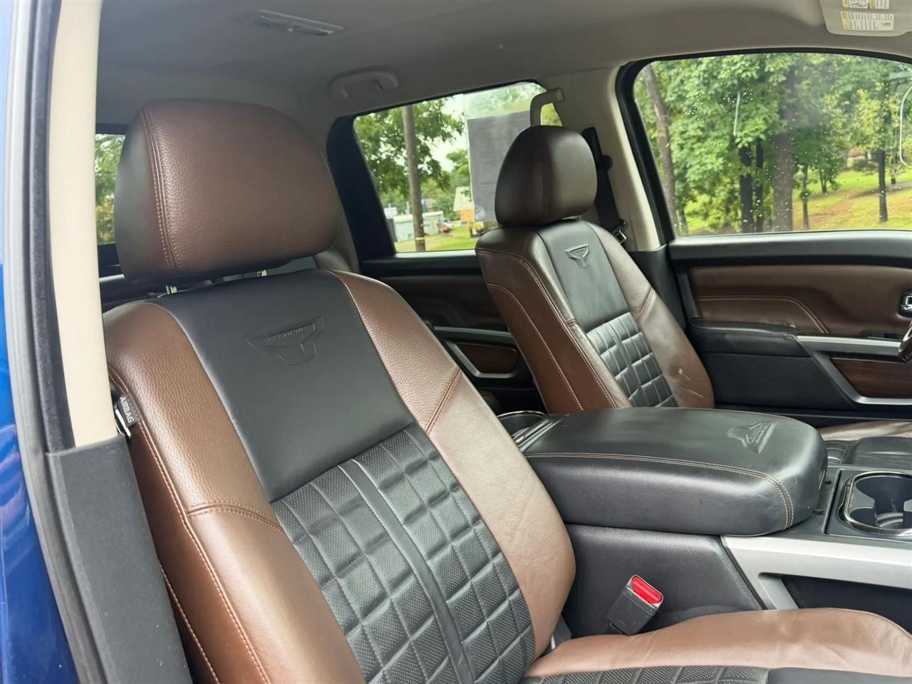 Nissan Titan 4x4 Crew Cab Platinum Reserve 2017