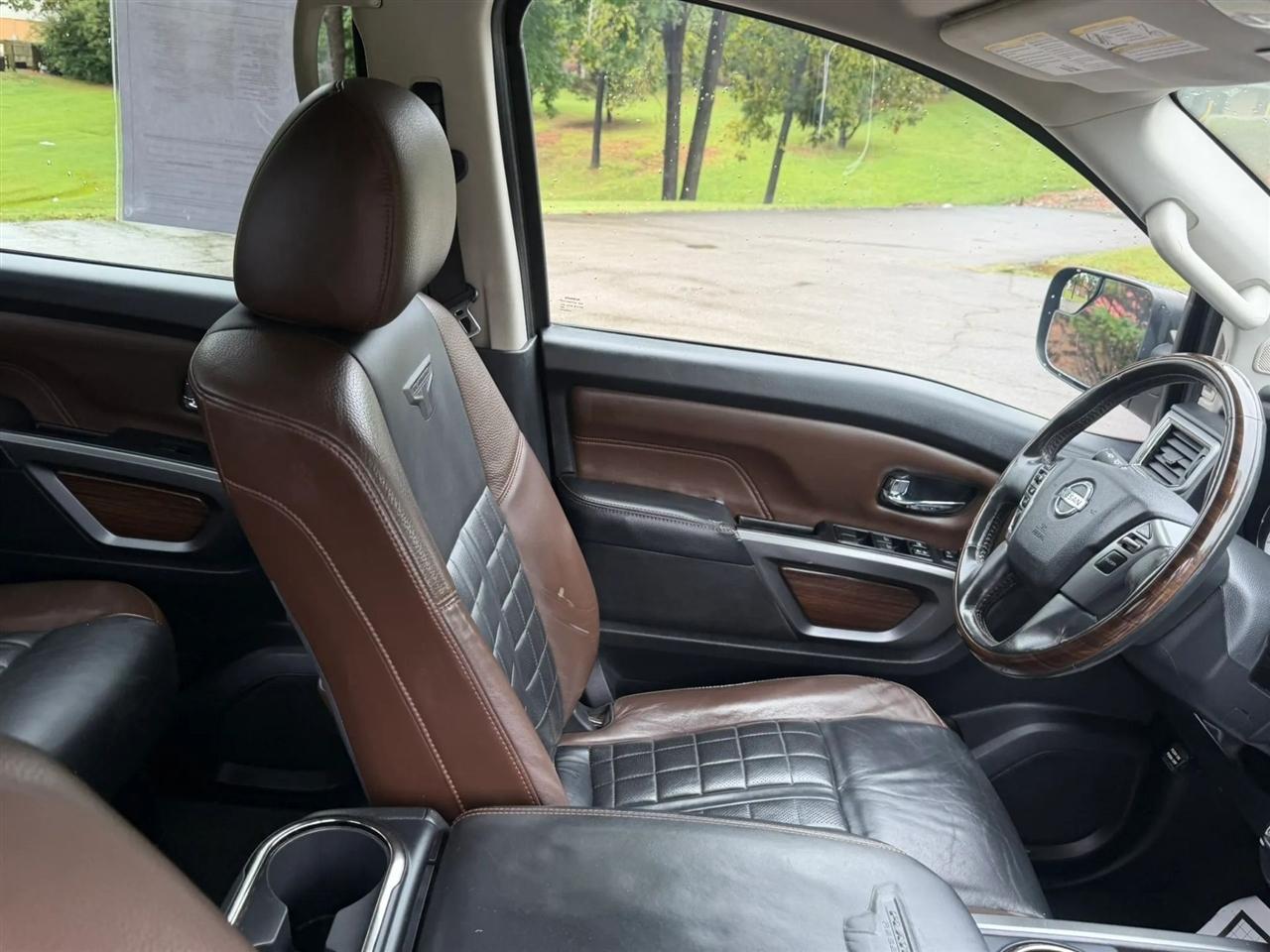 Nissan Titan 4x4 Crew Cab Platinum Reserve 2017