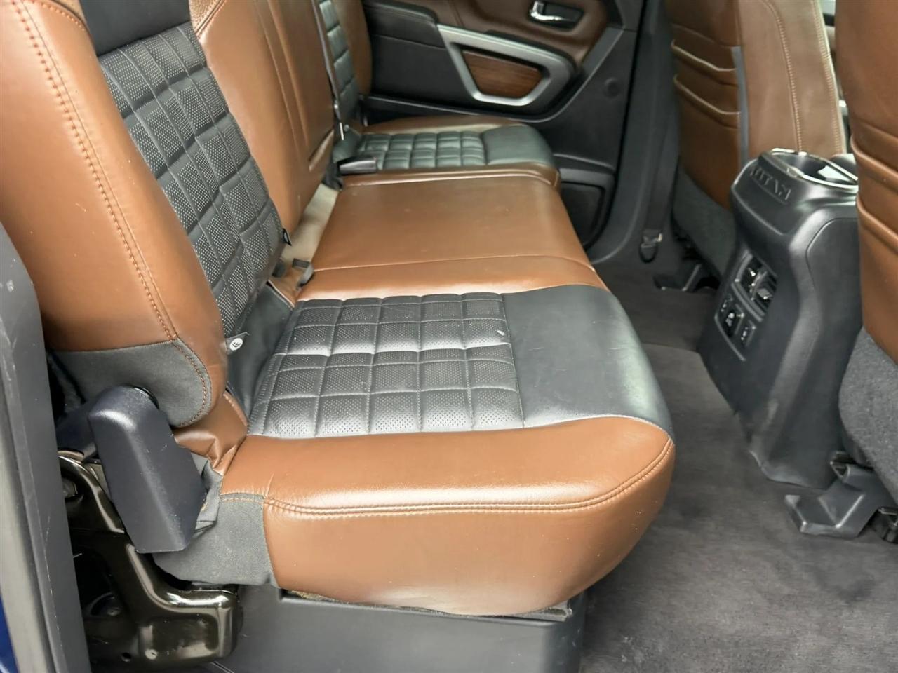 Nissan Titan 4x4 Crew Cab Platinum Reserve 2017