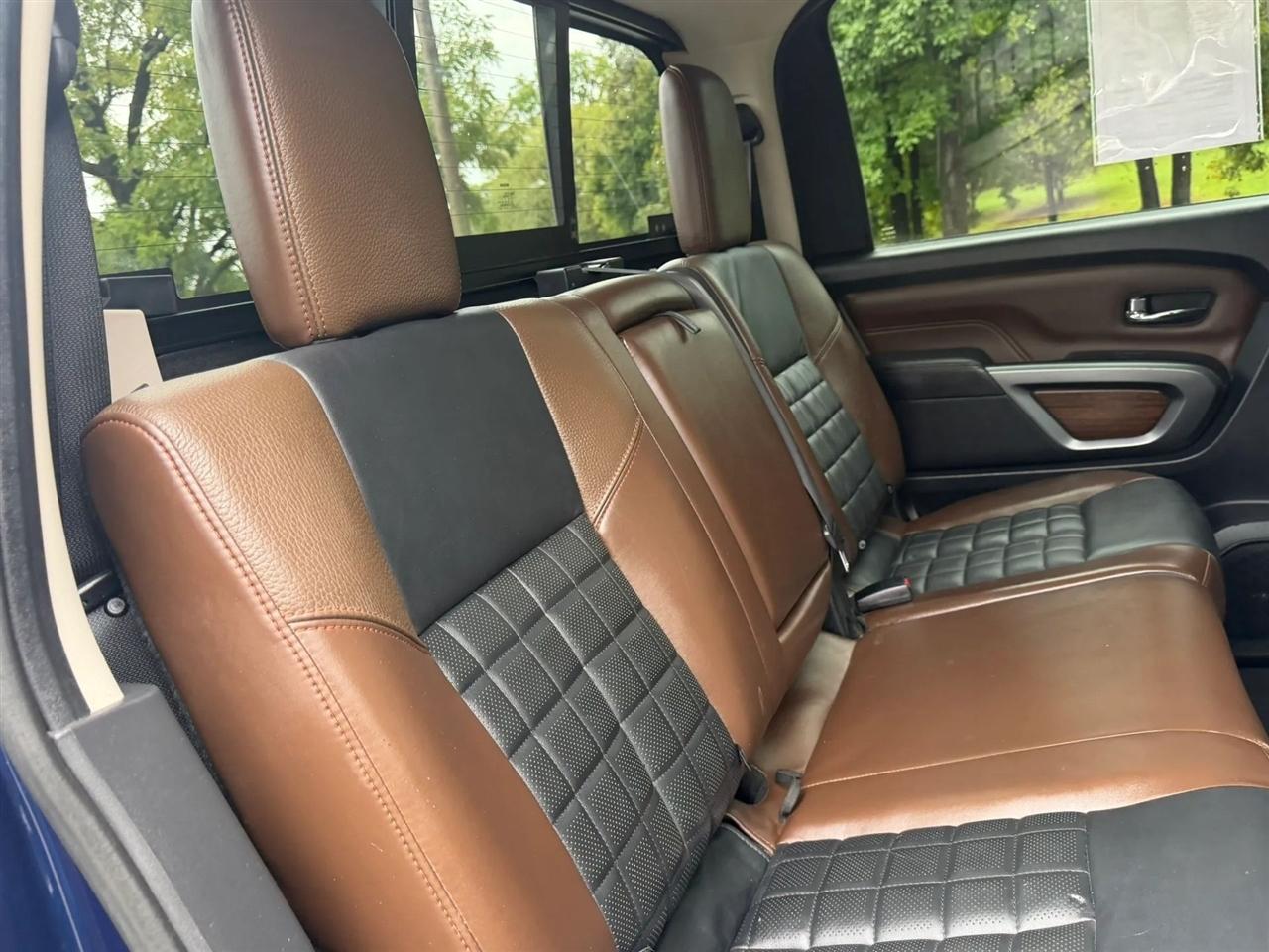 Nissan Titan 4x4 Crew Cab Platinum Reserve 2017