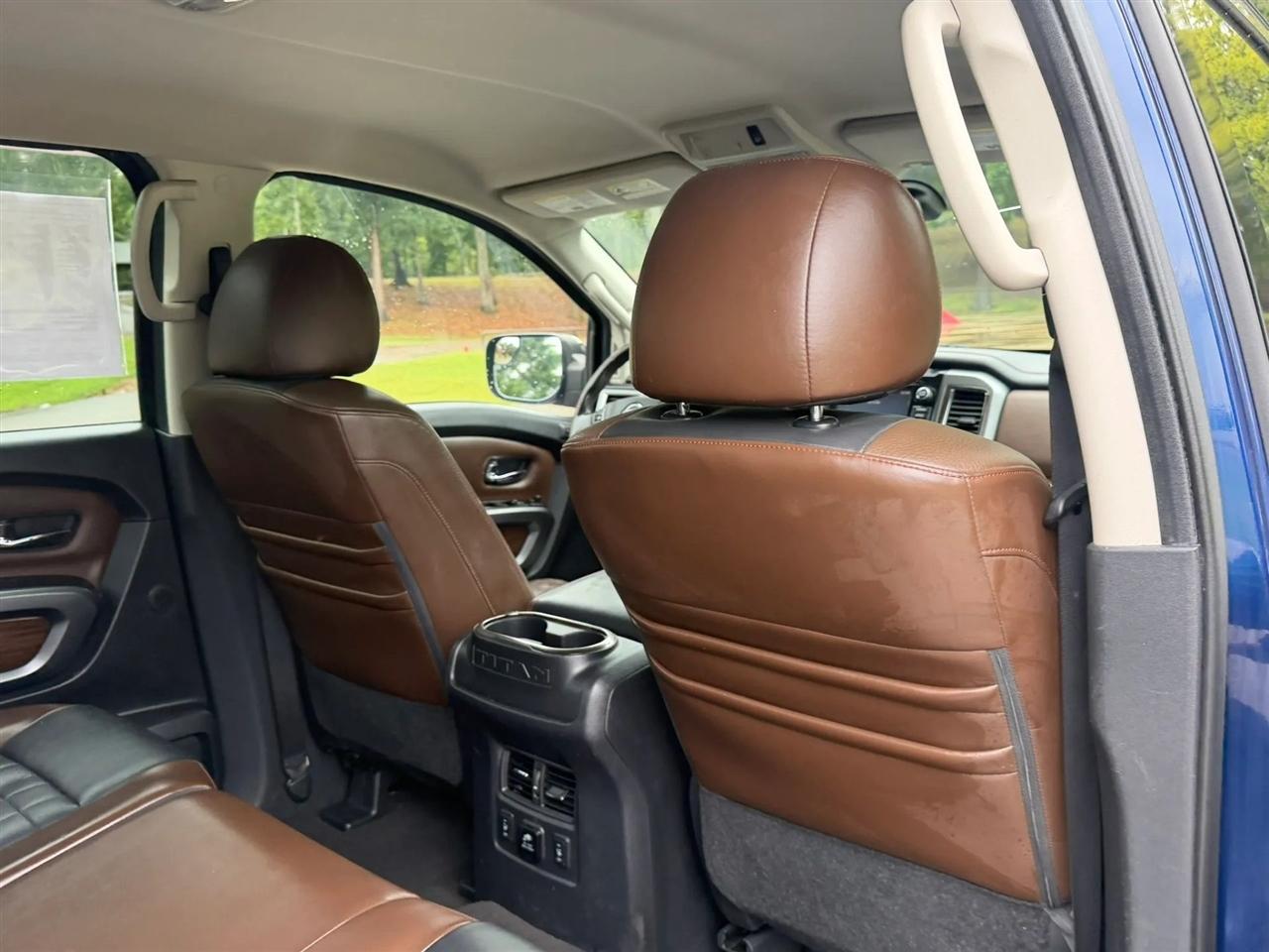 Nissan Titan 4x4 Crew Cab Platinum Reserve 2017