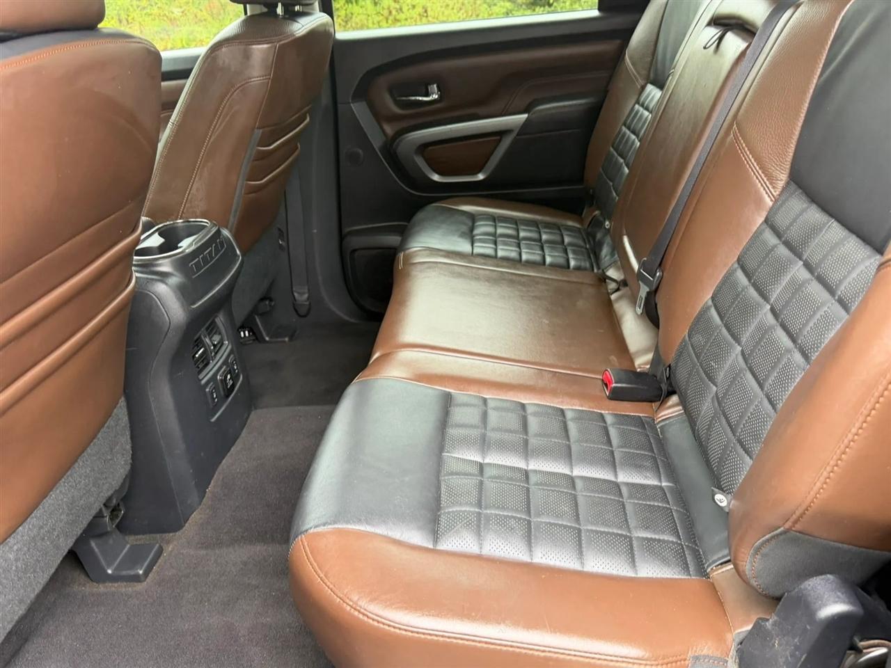 Nissan Titan 4x4 Crew Cab Platinum Reserve 2017