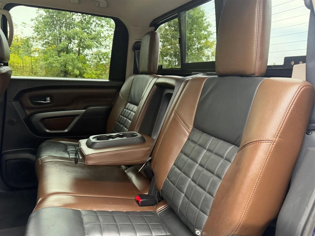 Nissan Titan 4x4 Crew Cab Platinum Reserve 2017