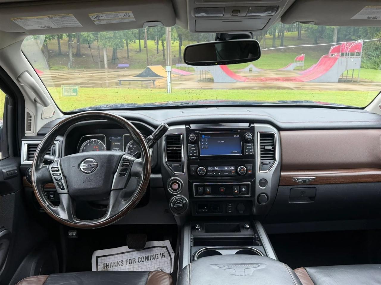 Nissan Titan 4x4 Crew Cab Platinum Reserve 2017