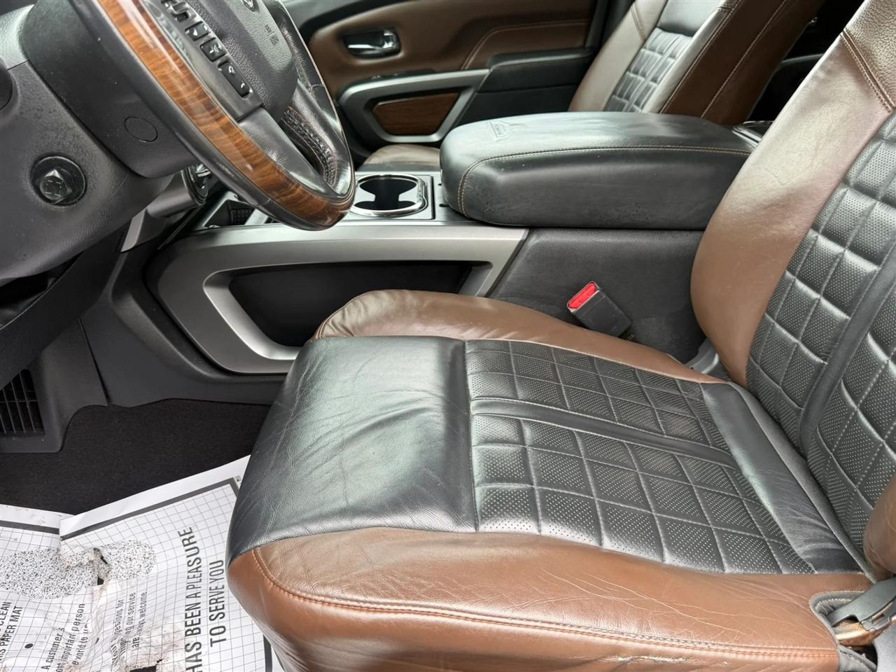 Nissan Titan 4x4 Crew Cab Platinum Reserve 2017