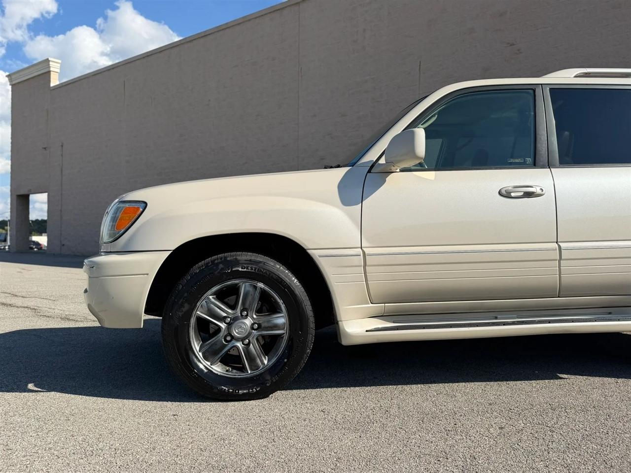 Lexus LX 470 4dr SUV 2006