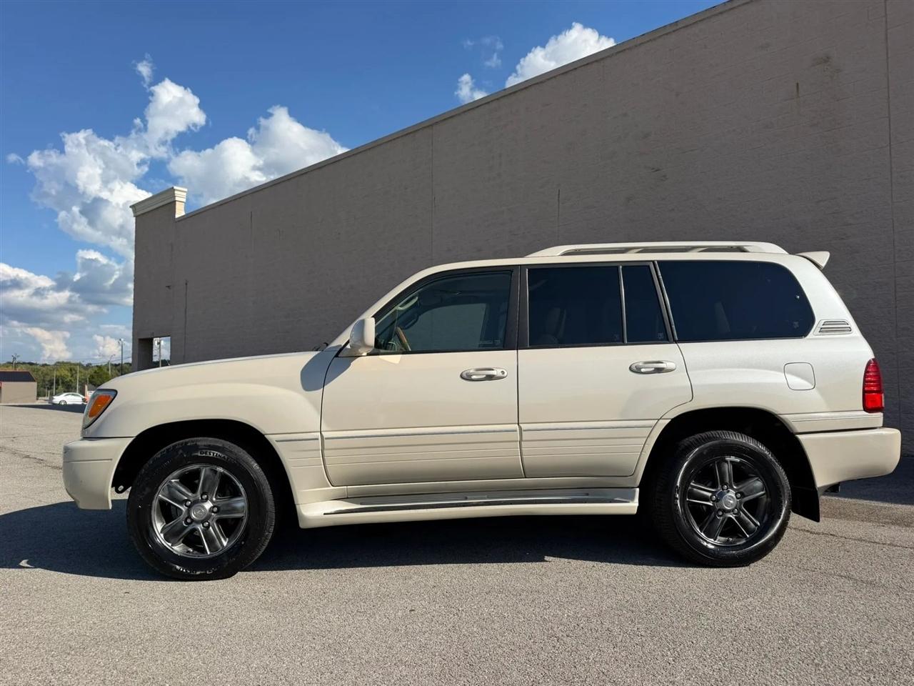 Lexus LX 470 4dr SUV 2006