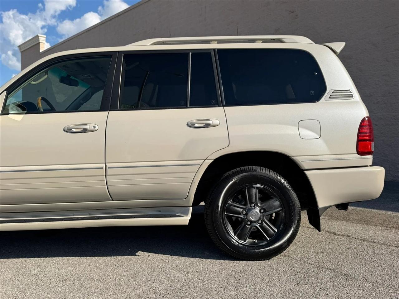 Lexus LX 470 4dr SUV 2006