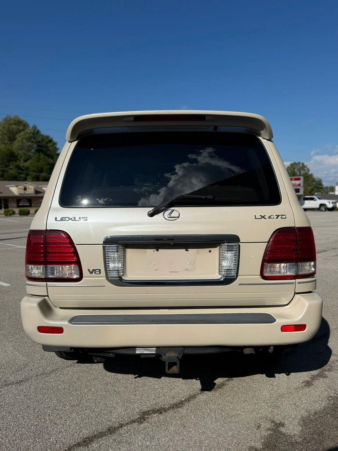 Lexus LX 470 4dr SUV 2006