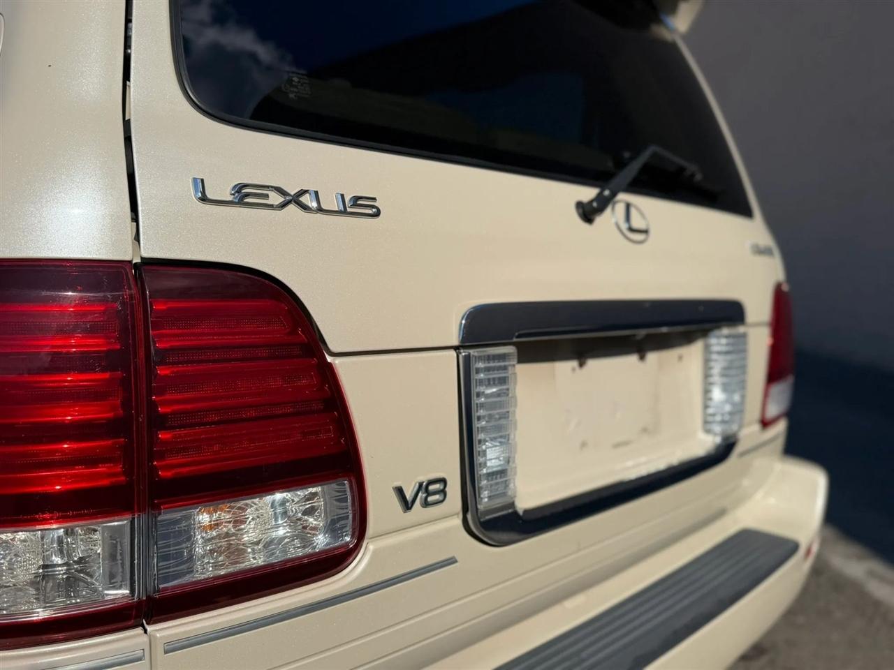 Lexus LX 470 4dr SUV 2006