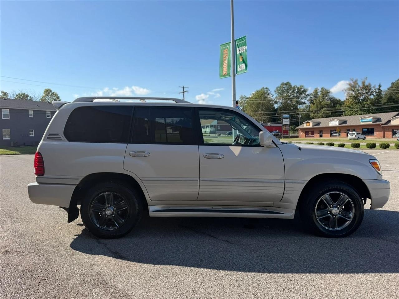 Lexus LX 470 4dr SUV 2006
