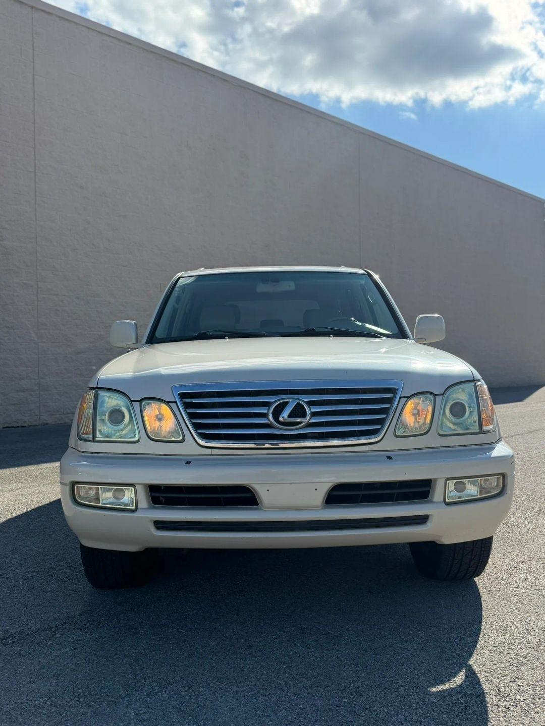 Lexus LX 470 4dr SUV 2006