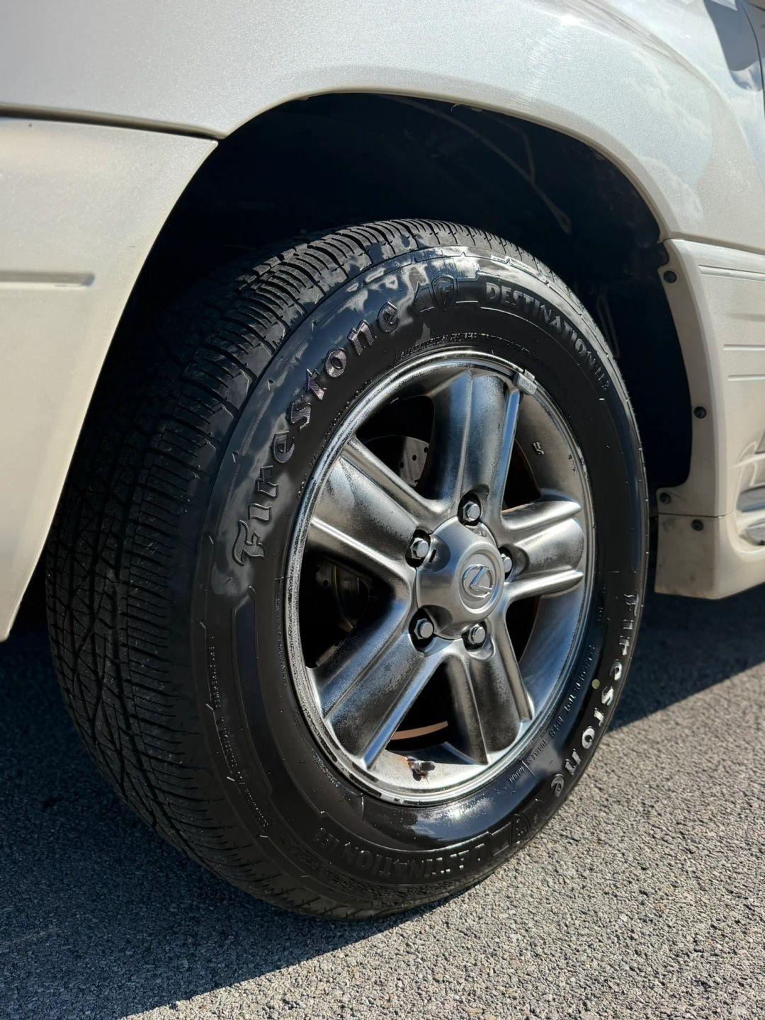 Lexus LX 470 4dr SUV 2006
