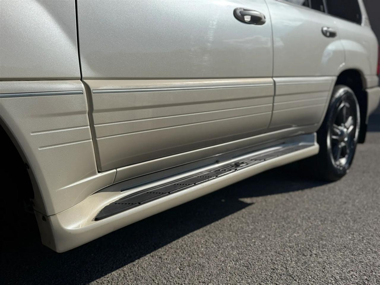 Lexus LX 470 4dr SUV 2006