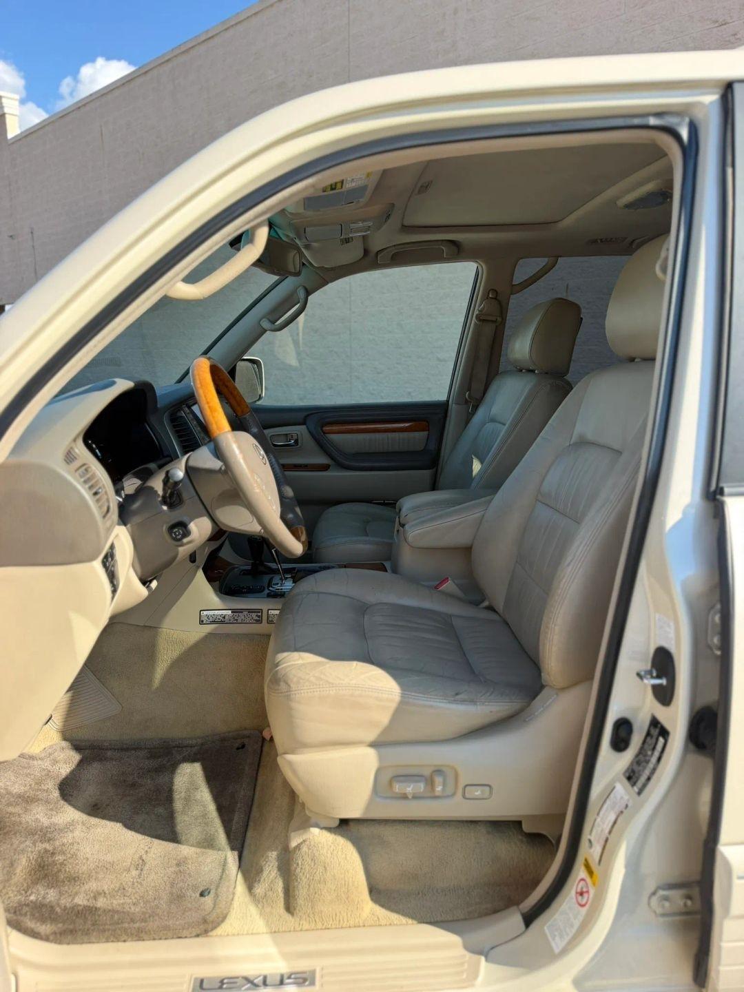 Lexus LX 470 4dr SUV 2006