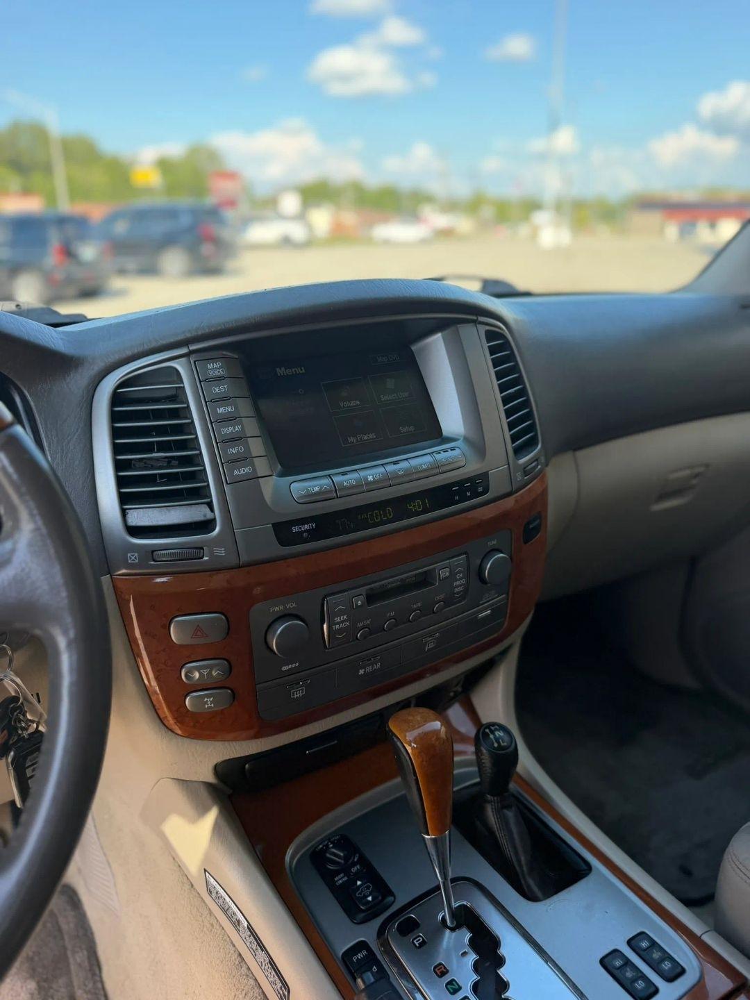 Lexus LX 470 4dr SUV 2006