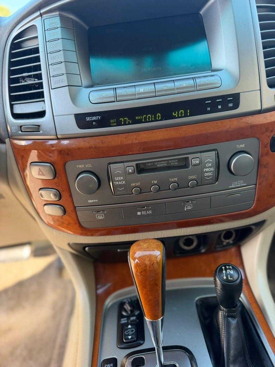 Lexus LX 470 4dr SUV 2006
