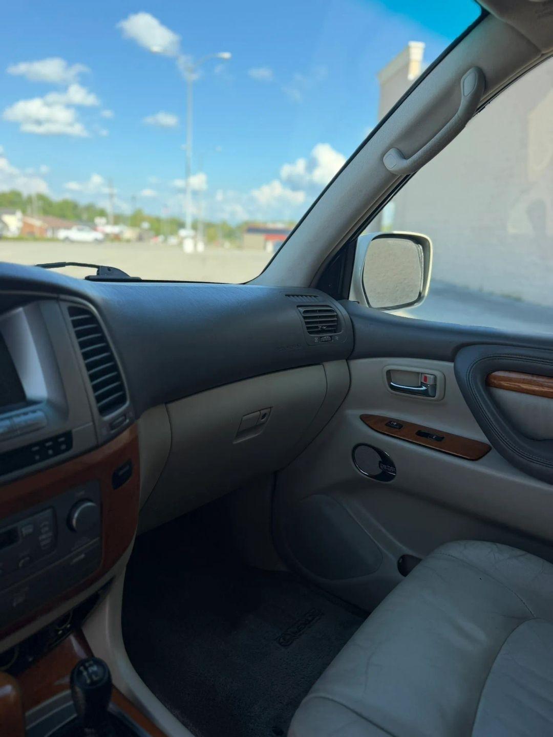Lexus LX 470 4dr SUV 2006