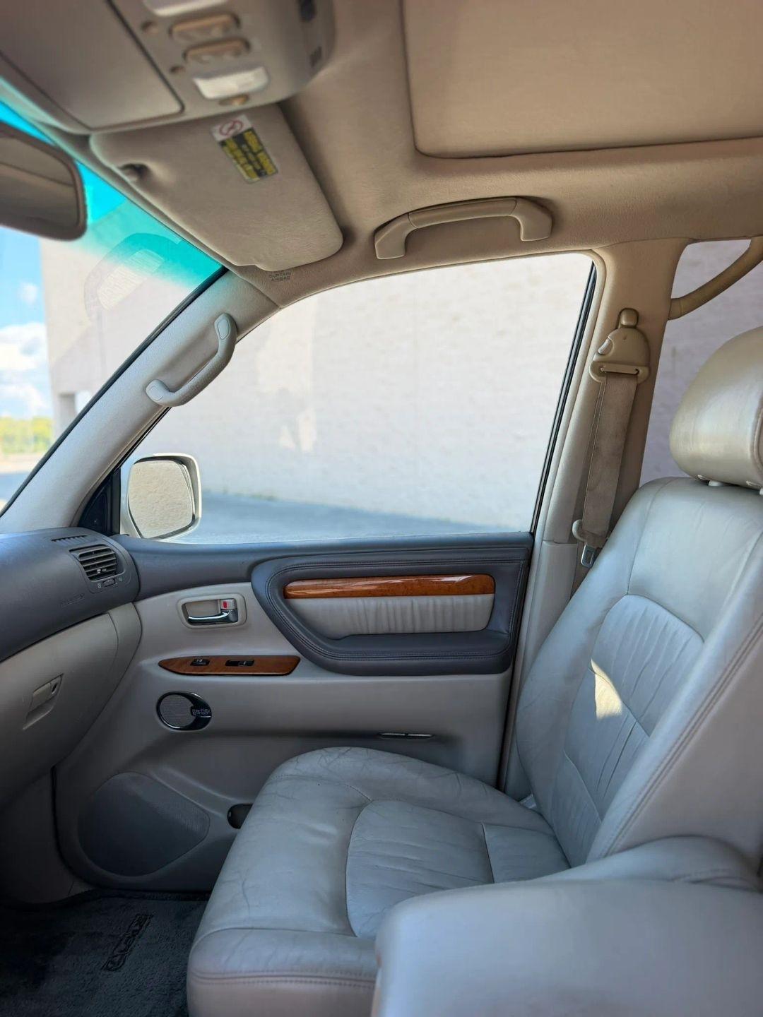 Lexus LX 470 4dr SUV 2006