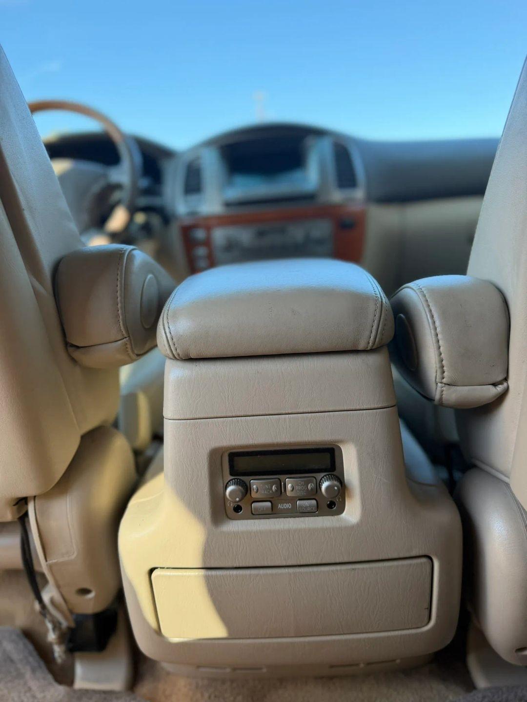 Lexus LX 470 4dr SUV 2006