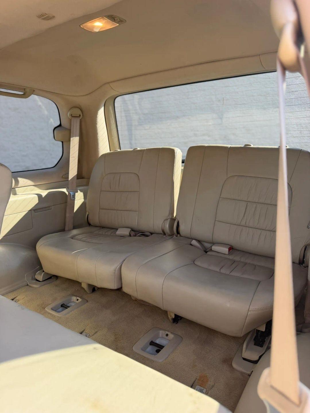 Lexus LX 470 4dr SUV 2006