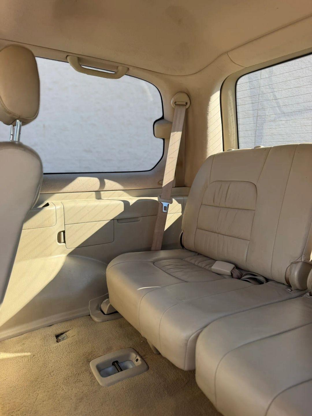 Lexus LX 470 4dr SUV 2006